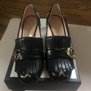 Gucci Marmont fringed logo pump.